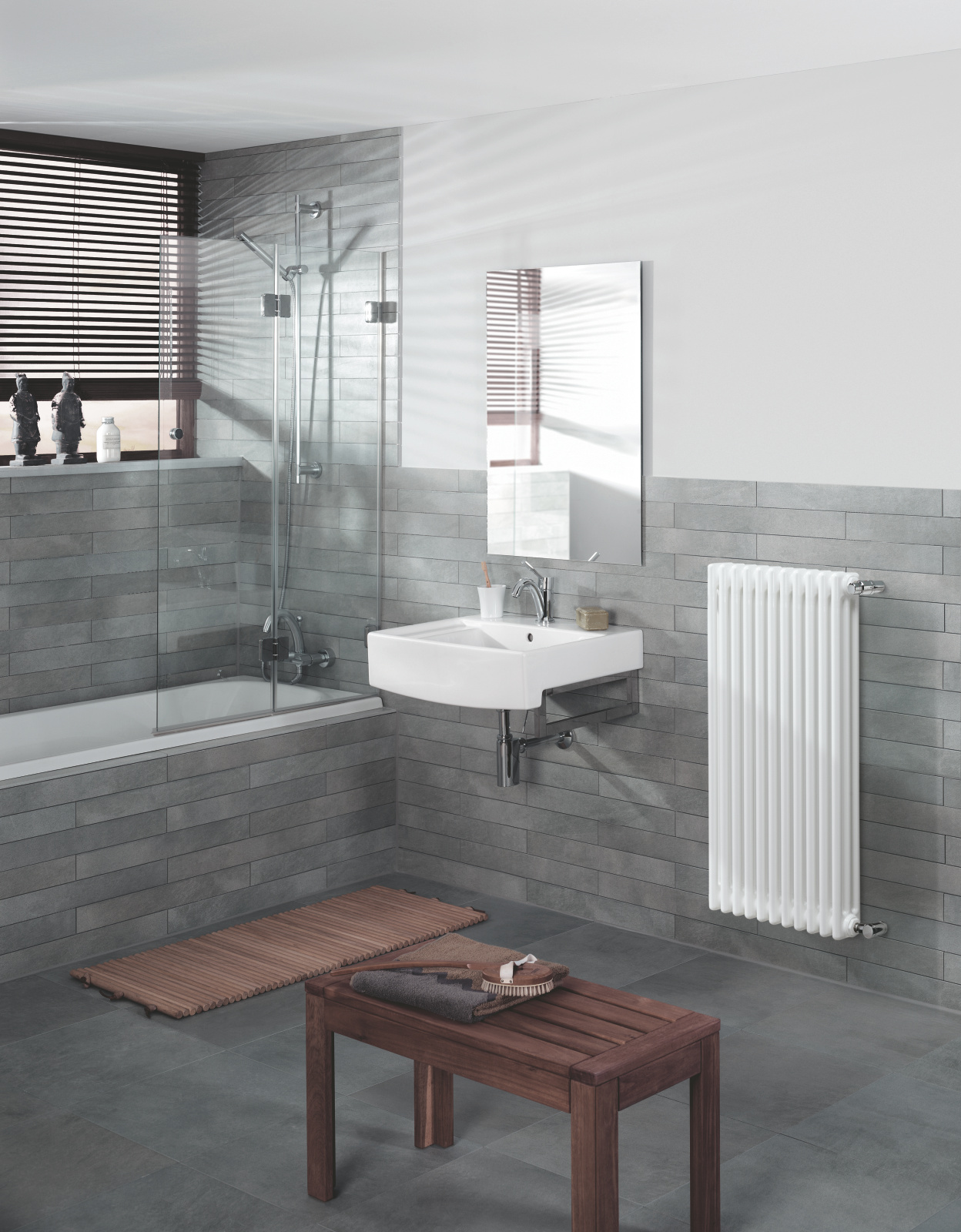 Водяной радиатор Zehnder Charleston, Traffic White RAL 9016